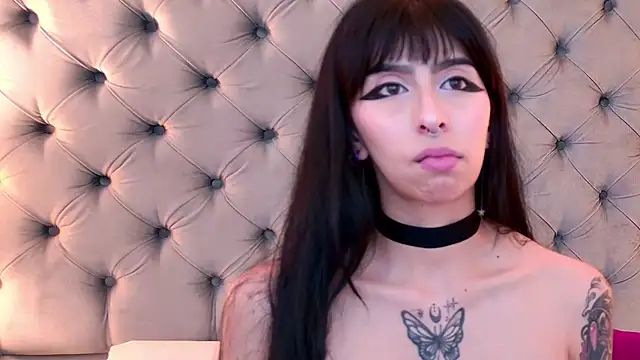 Snapshot of LaylaaDoll chatting on December 4, 2025, 7:24 pm LaylaaDoll online show from December 4, 2025, 7:24 pm