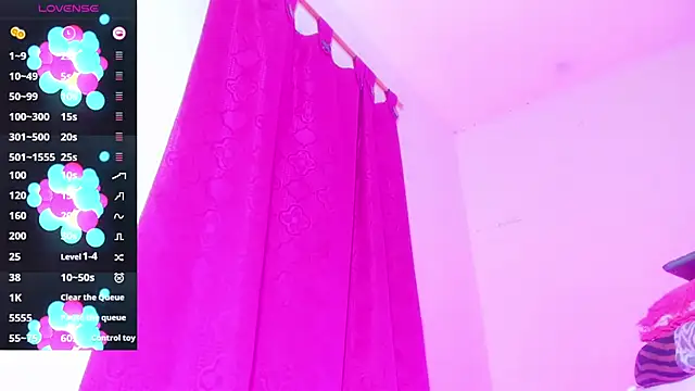 Snapshot of LUSKYANOVA chatting on September 23, 2025, 6:42 am LUSKYANOVA online show from September 23, 2025, 6:42 am