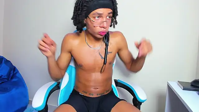 Snapshot of dann_cute028 chatting on September 17, 2025, 8:33 pm dann cute028 online show from September 17, 2025, 8:33 pm