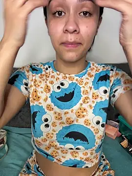 Isabella-Teen online show from December 14, 2025, 2:07 am