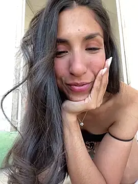 Snapshot of MaddyX__ chatting on December 3, 2025, 8:08 pm MaddyX online show from December 3, 2025, 8:08 pm