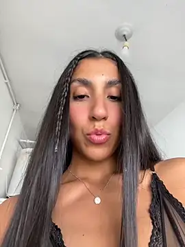 MaddyX   online show from April 9, 2026, 7:09 pm