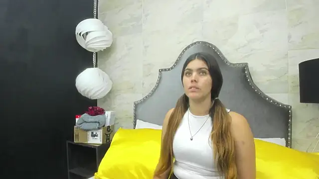 Snapshot of isabel_09 chatting on July 20, 2026, 6:43 pm isabel 09 online show from July 20, 2026, 6:43 pm