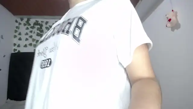 isabel 09 online show from March 16, 2026, 6:43 pm