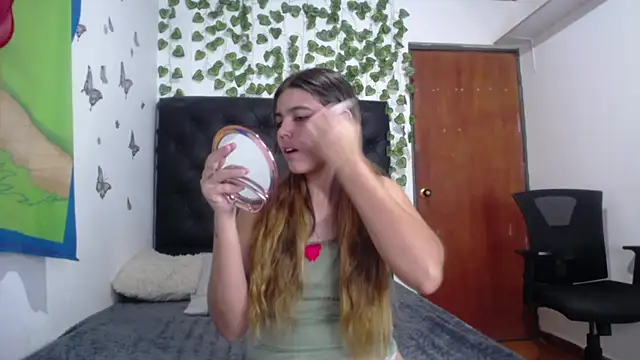 isabel 09 online show from December 18, 2025, 2:49 am