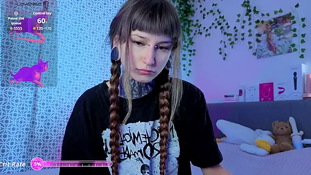 Snapshot of LilithPoison chatting on June 7, 2026, 6:02 pm LilithPoison online show from June 7, 2026, 6:02 pm