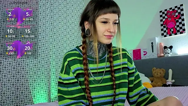 LilithPoison online show from February 19, 2026, 6:05 pm