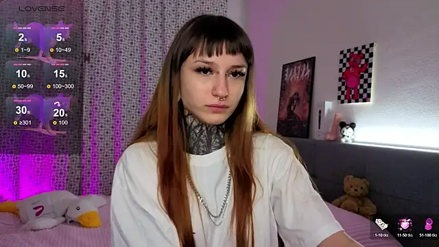 Snapshot of LilithPoison chatting on December 17, 2025, 6:35 pm LilithPoison online show from December 17, 2025, 6:35 pm