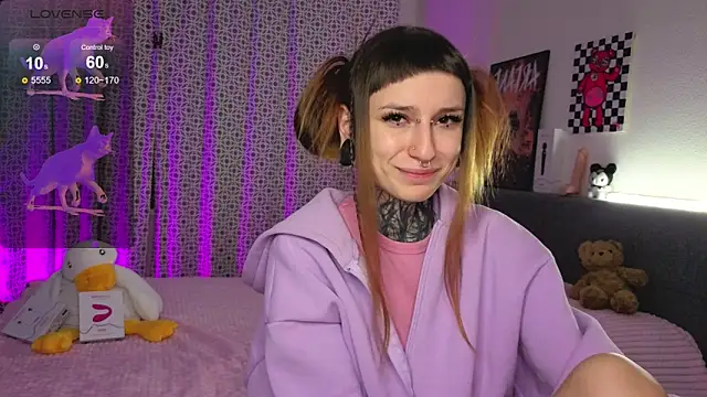 Snapshot of LilithPoison chatting on October 31, 2025, 6:04 pm LilithPoison online show from October 31, 2025, 6:04 pm