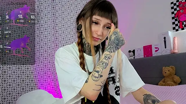 LilithPoison online show from January 11, 2026, 6:04 pm