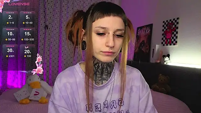 Snapshot of LilithPoison chatting on October 26, 2025, 6:08 pm LilithPoison online show from October 26, 2025, 6:08 pm