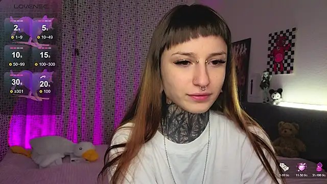 Snapshot of LilithPoison chatting on November 20, 2025, 6:08 pm LilithPoison online show from November 20, 2025, 6:08 pm