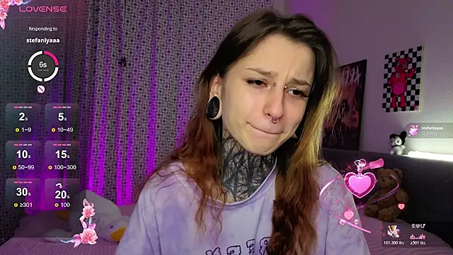 Snapshot of LilithPoison chatting on October 17, 2025, 6:10 pm LilithPoison online show from October 17, 2025, 6:10 pm