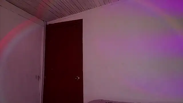 missvaneblake online show from April 19, 2026, 6:43 pm