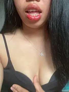 Snapshot of Rose-babyx chatting on July 8, 2026, 2:57 am Rose-babyx online show from July 8, 2026, 2:57 am