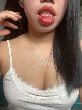 Rose-babyx online show from May 18, 2026, 2:12 am