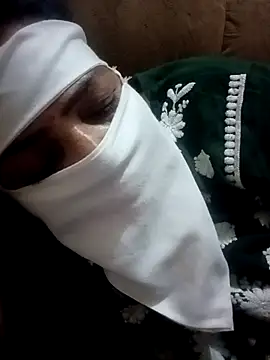 Love-890 online show from November 3, 2025, 2:20 pm