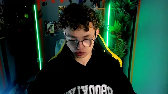 NathanCurl online show from December 21, 2025, 10:28 am