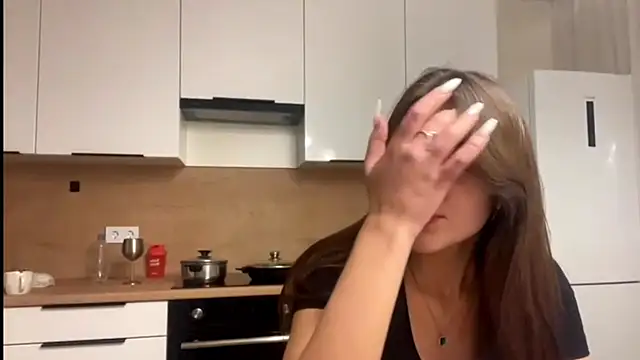 Snapshot of FavorLeila chatting on October 2, 2025, 3:26 pm FavorLeila online show from October 2, 2025, 3:26 pm