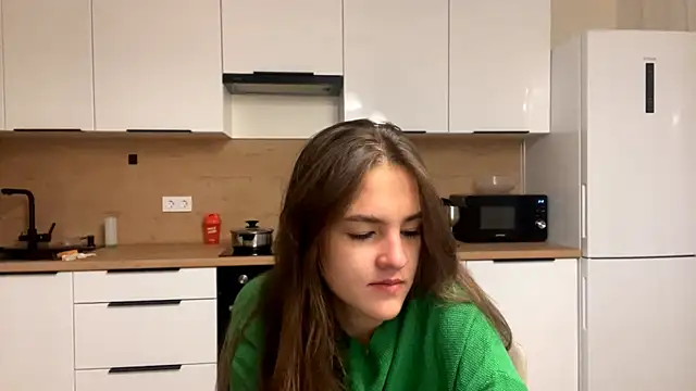 Snapshot of FavorLeila chatting on October 8, 2025, 2:07 pm FavorLeila online show from October 8, 2025, 2:07 pm