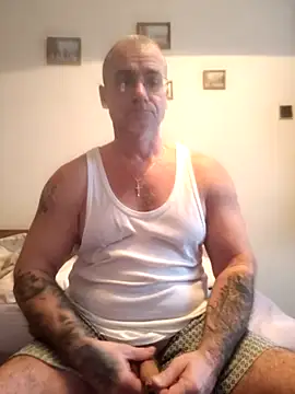 Snapshot of chcem1975 chatting on January 6, 2026, 8:18 am chcem1975 online show from January 6, 2026, 8:18 am