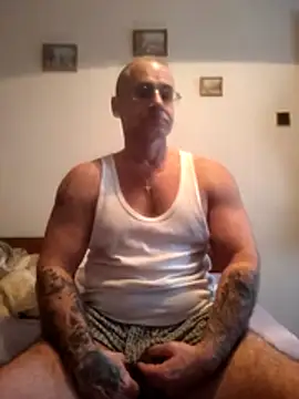 Snapshot of chcem1975 chatting on January 8, 2026, 7:36 am chcem1975 online show from January 8, 2026, 7:36 am
