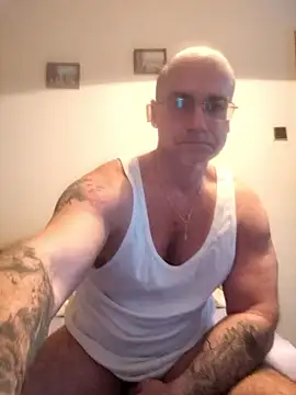Snapshot of chcem1975 chatting on January 13, 2026, 7:23 am chcem1975 online show from January 13, 2026, 7:23 am