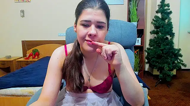 Snapshot of Joannia chatting on November 28, 2025, 8:14 am Joannia online show from November 28, 2025, 8:14 am