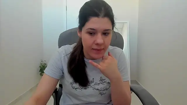 Joannia online show from March 4, 2026, 9:06 am