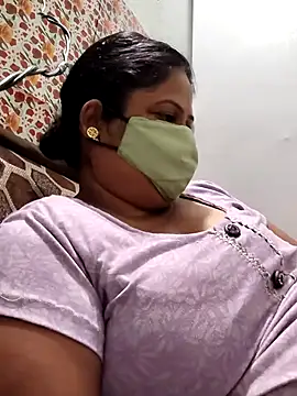 Mmm143 online show from April 7, 2026, 11:28 pm