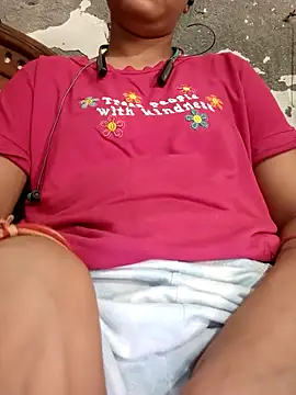 Mahira Kapoor online show from October 4, 2025, 7:43 am