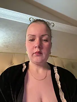 Snapshot of Piccolamonella29 chatting on May 6, 2026, 7:34 am Piccolamonella29 online show from May 6, 2026, 7:34 am