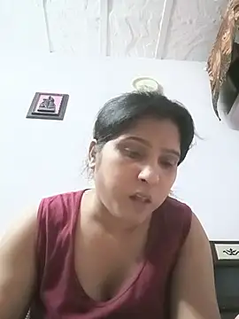 aliya-jaan71 online show from May 26, 2026, 10:13 am