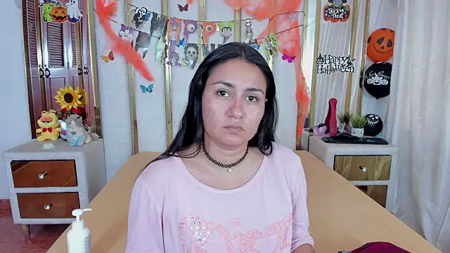 Snapshot of Luna021_1 chatting on October 25, 2025, 8:31 pm Luna021 1 online show from October 25, 2025, 8:31 pm