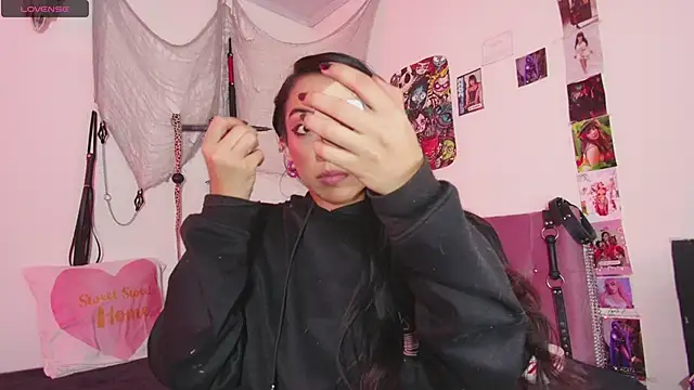 Snapshot of agathaaiko6 chatting on December 3, 2025, 12:55 am agathaaiko6 online show from December 3, 2025, 12:55 am