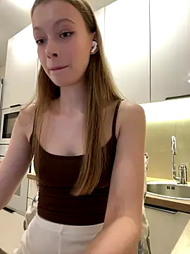 FriendlyFire 18 online show from September 25, 2025, 5:30 pm