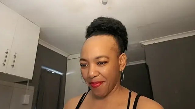 Lillyan N online show from February 5, 2026, 7:04 am