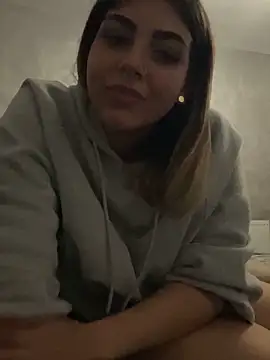 lolaadora online show from October 16, 2025, 11:24 pm