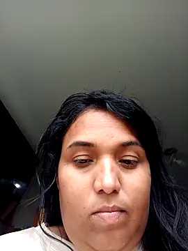 Girl luna  online show from October 3, 2025, 5:36 pm