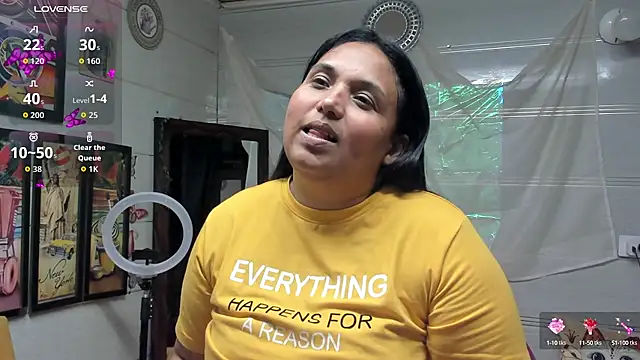 Girl luna  online show from September 27, 2025, 6:36 pm