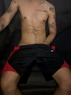 latinoxx1992 online show from September 16, 2025, 1:39 am