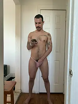 latinoxx1992 online show from February 13, 2026, 6:19 pm