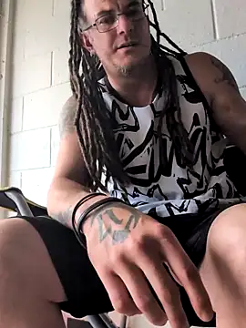 Snapshot of Clownboi17 chatting on September 25, 2025, 7:20 pm Clownboi17 online show from September 25, 2025, 7:20 pm