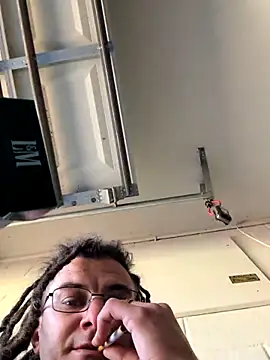 Snapshot of Clownboi17 chatting on November 5, 2025, 5:38 pm Clownboi17 online show from November 5, 2025, 5:38 pm