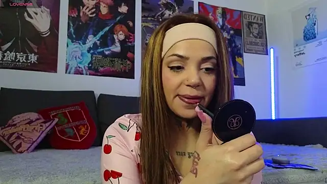 Snapshot of KiraQuinn1 chatting on October 28, 2025, 4:39 pm KiraQuinn1 online show from October 28, 2025, 4:39 pm