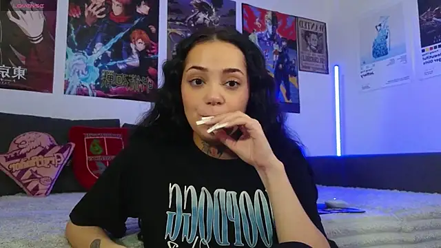 Snapshot of KiraQuinn1 chatting on October 6, 2025, 3:02 pm KiraQuinn1 online show from October 6, 2025, 3:02 pm