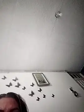 LaraStons online show from September 28, 2025, 4:41 am