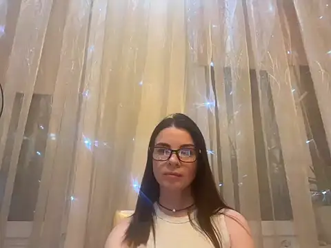 Snapshot of Venirah chatting on October 26, 2025, 5:57 pm Venirah online show from October 26, 2025, 5:57 pm