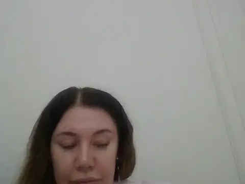 Snapshot of Lomivah chatting on October 29, 2025, 7:57 pm Lomivah online show from October 29, 2025, 7:57 pm