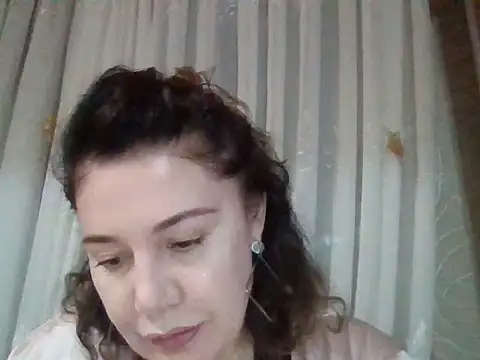 Snapshot of Lomivah chatting on November 6, 2025, 4:55 pm Lomivah online show from November 6, 2025, 4:55 pm